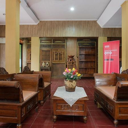 Oyo 585 Hotel Perwita Sari Yogyakarta Eksteriør bilde