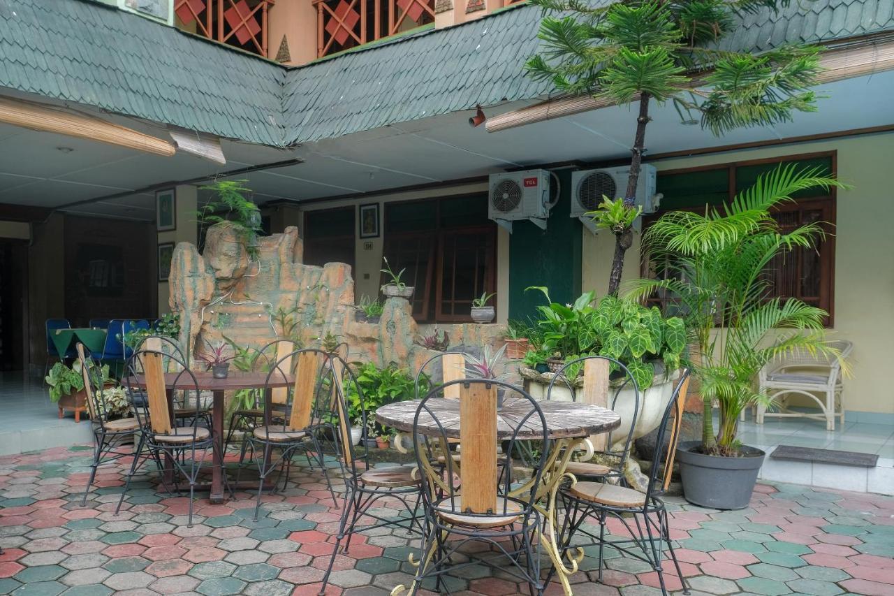 Oyo 585 Hotel Perwita Sari Yogyakarta Eksteriør bilde