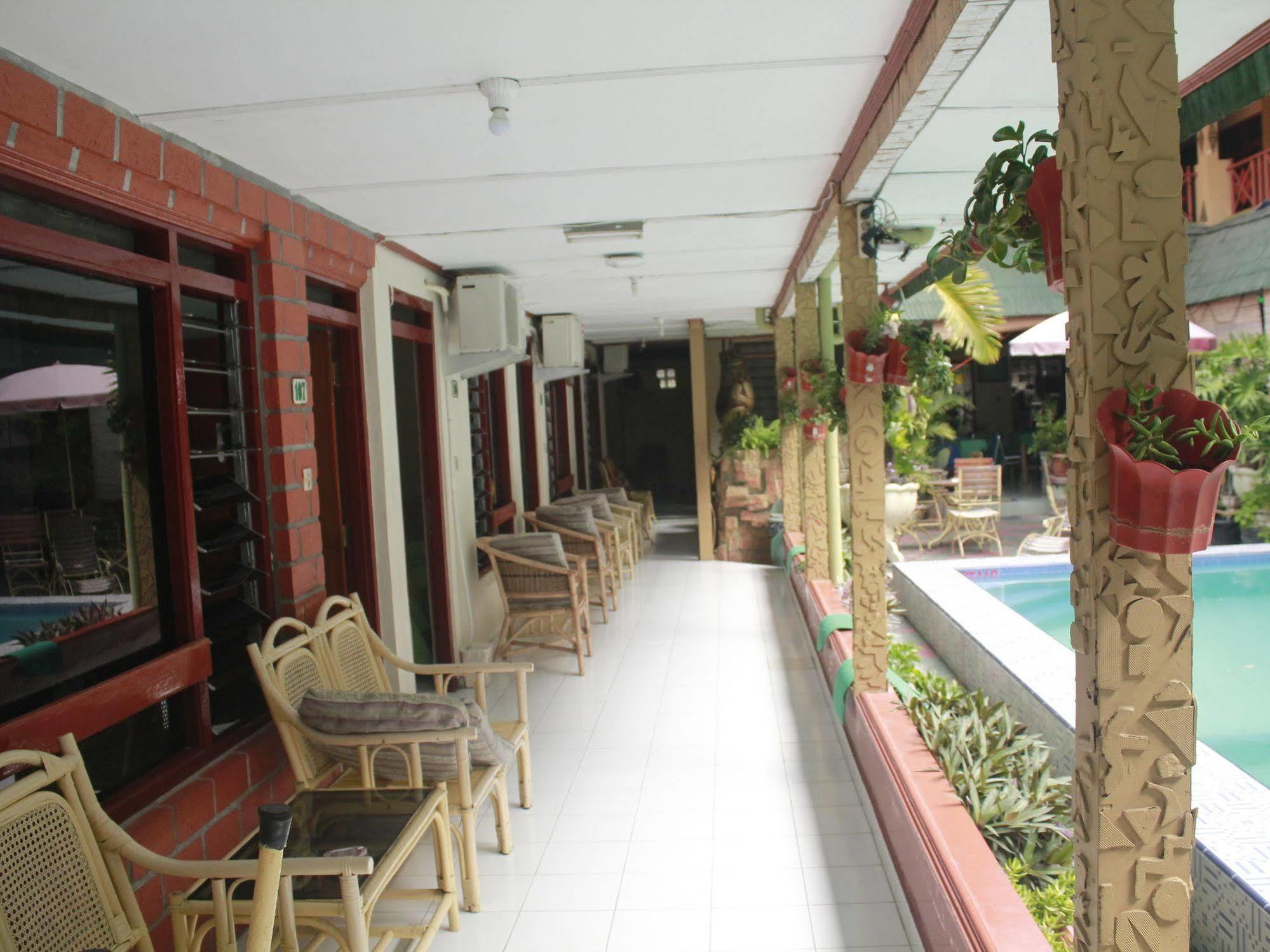 Oyo 585 Hotel Perwita Sari Yogyakarta Eksteriør bilde