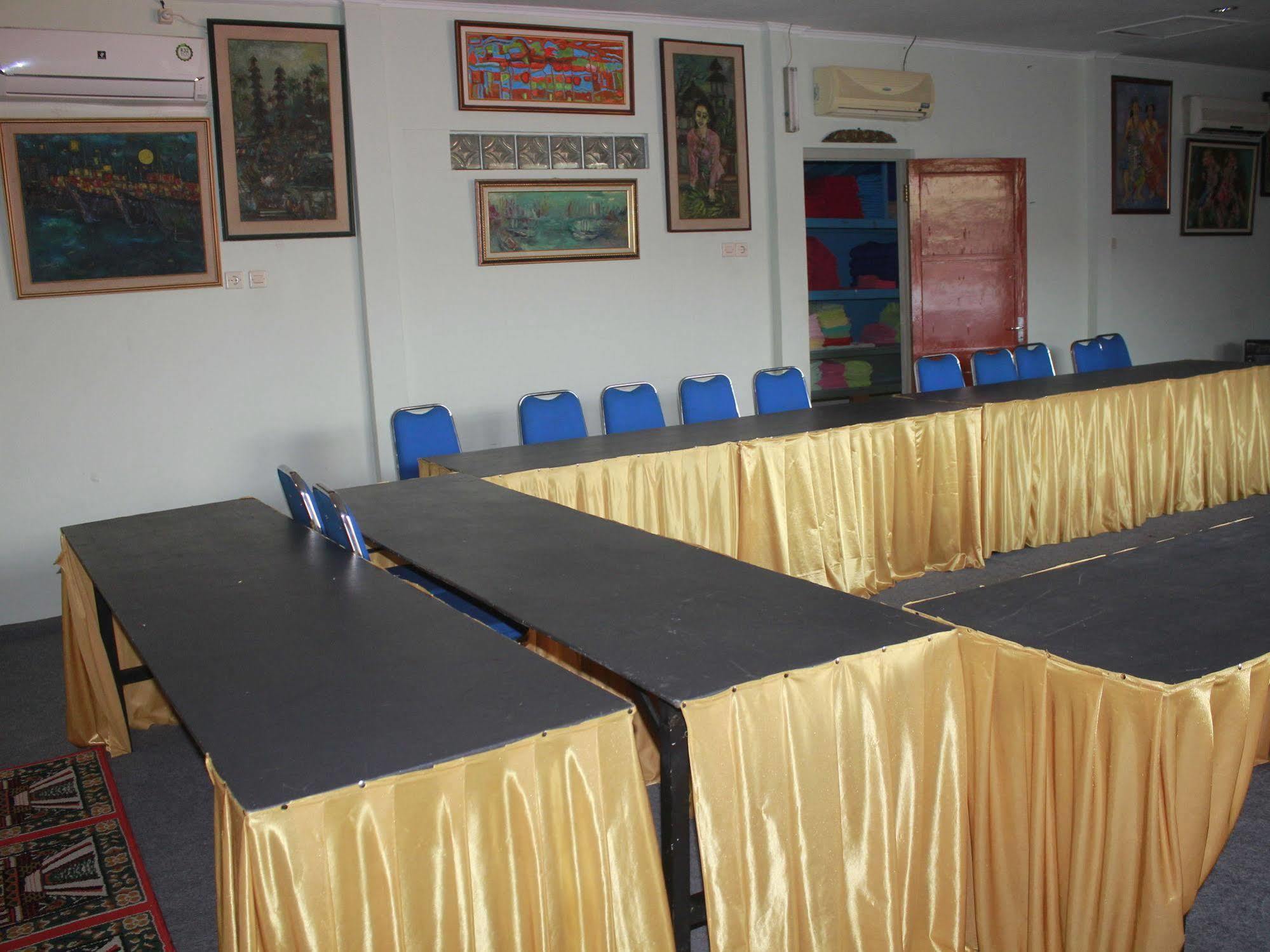 Oyo 585 Hotel Perwita Sari Yogyakarta Eksteriør bilde
