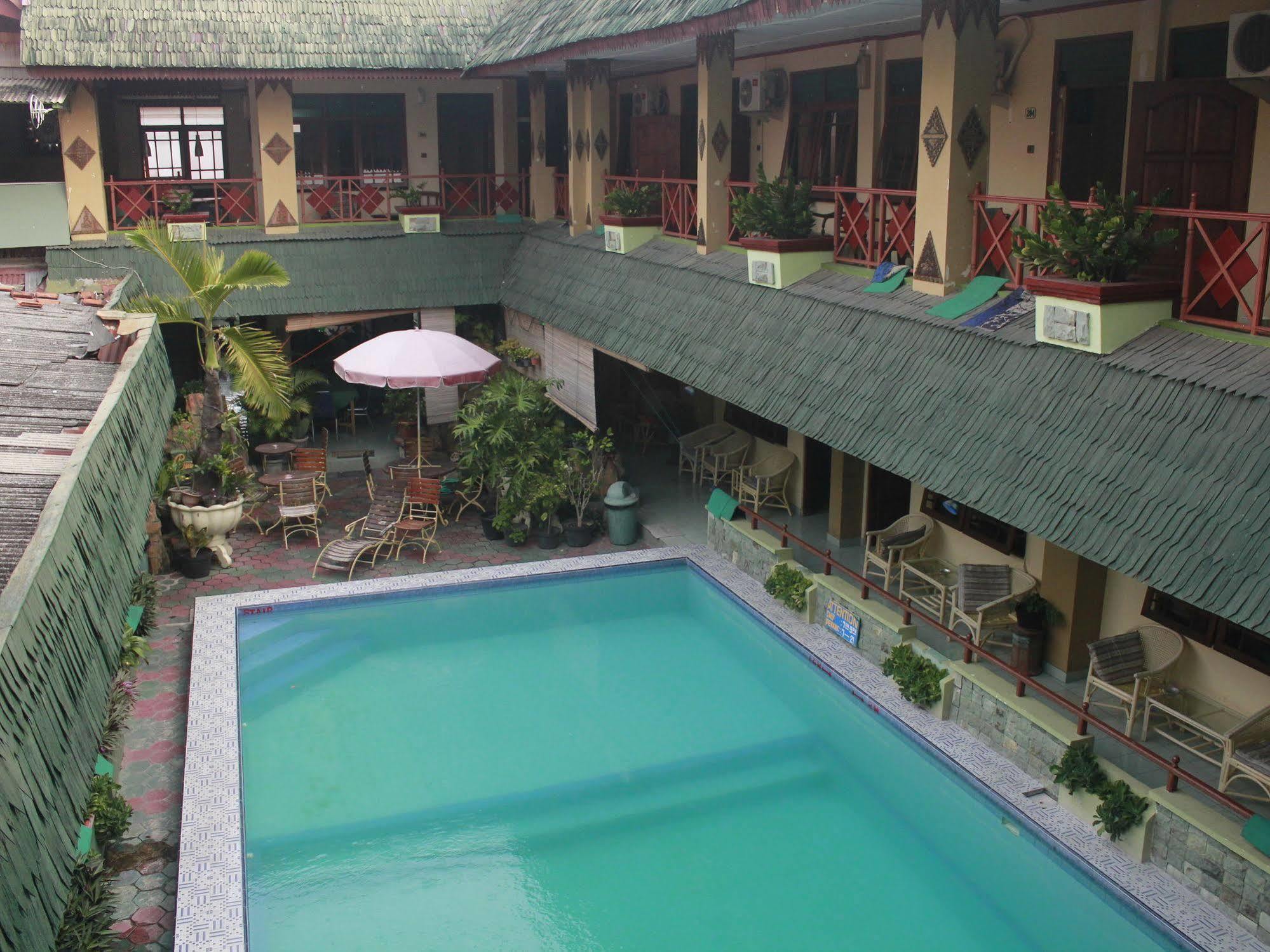 Oyo 585 Hotel Perwita Sari Yogyakarta Eksteriør bilde