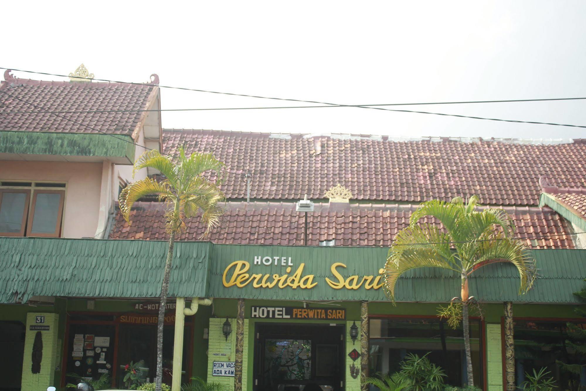 Oyo 585 Hotel Perwita Sari Yogyakarta Eksteriør bilde
